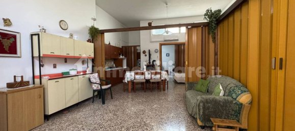 9 غرف نوم منزل في Turi, Italy رقم 334482 21