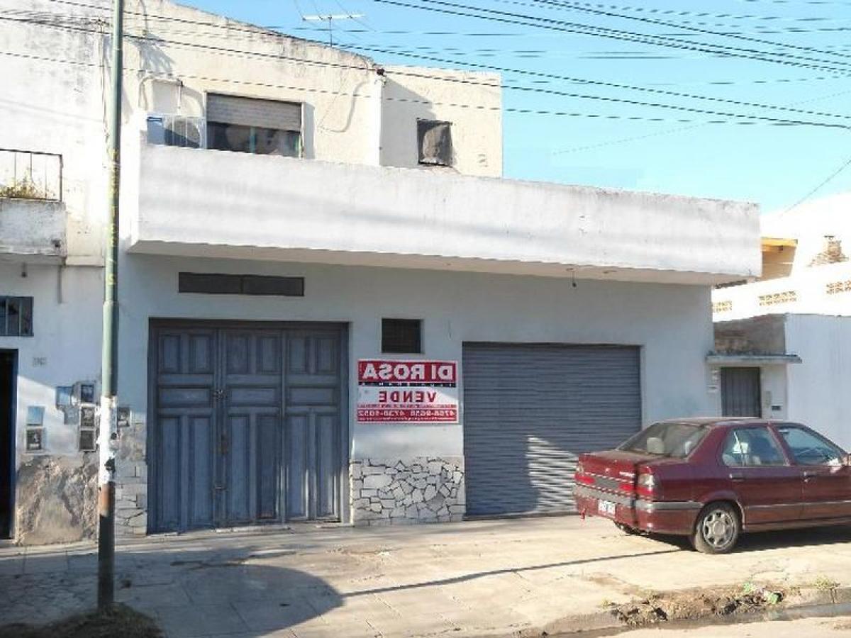 7 bedrooms House in General San Martin, Argentina No. 4374