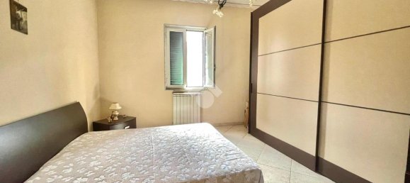 3-salle Appartement à Naples, Italy No. 9230 8