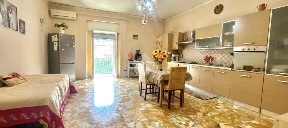 3-salle Appartement à Naples, Italy No. 9230 7