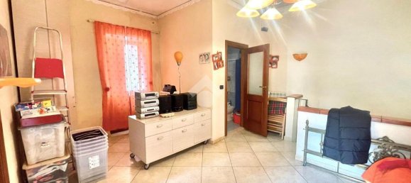 3-salle Appartement à Naples, Italy No. 9230 14