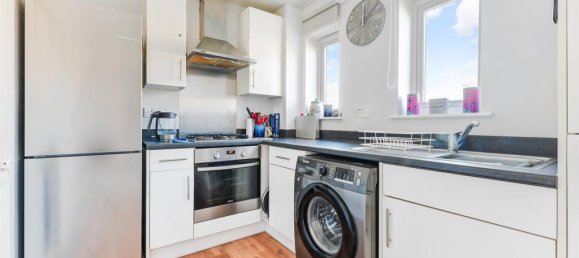 1 bedroom Apartment in Epsom, United Kingdom No. 9781 8