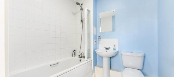 1 bedroom Apartment in Epsom, United Kingdom No. 9781 5