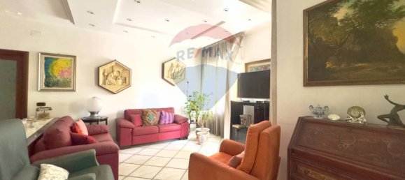 3 bedrooms Apartment in Naples, Italy No. 321879 4