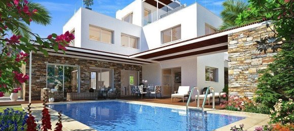 4 غرف نوم منزل في Paphos, Cyprus رقم 9780 7