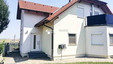 Casa de 6 habitaciónes en Angern an der March, Austria No. 221506