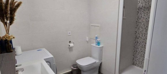 1 bedroom Apartment in La Garenne-Colombes, France No. 329233 4