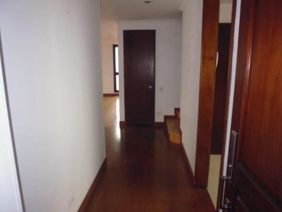 3 bedrooms House in Bogota, Colombia No. 11528