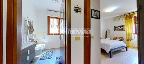 3 rooms Apartment in Rome, Italy No. 261527 17