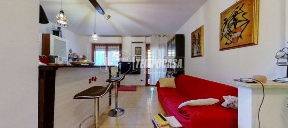 3 rooms Apartment in Rome, Italy No. 261527 7