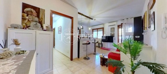 3 rooms Apartment in Rome, Italy No. 261527 4