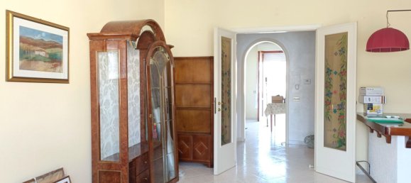 5 bedrooms Apartment in Empoli, Italy No. 353130 8