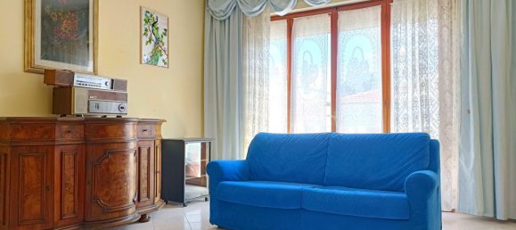 5 bedrooms Apartment in Empoli, Italy No. 353130 2