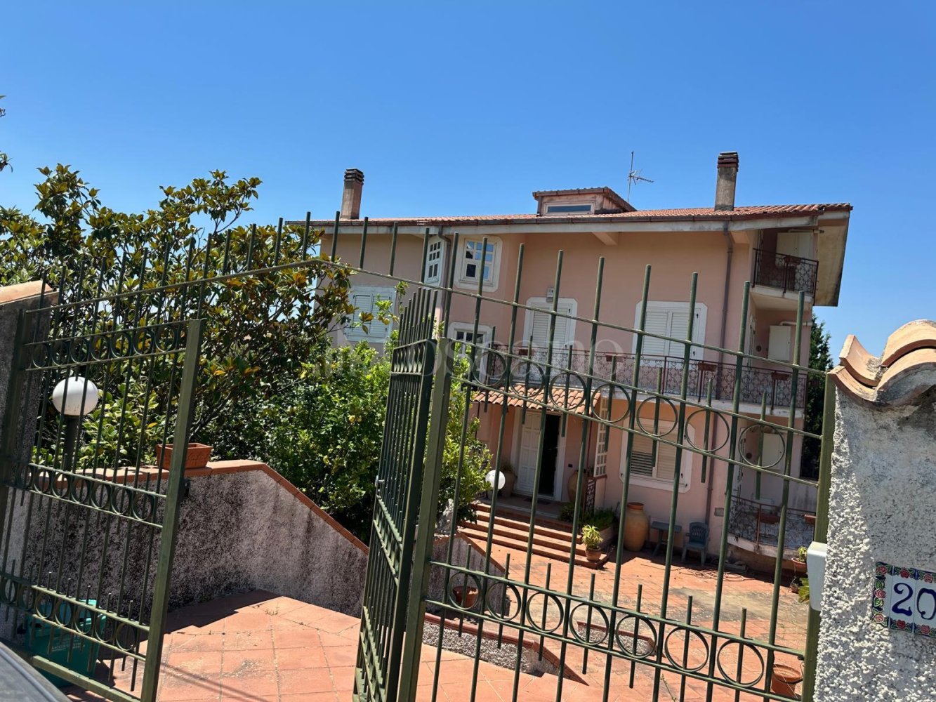 4 rooms Villa in Catanzaro, Italy No. 267136