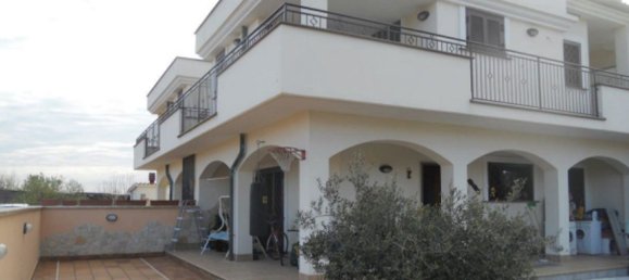 Casa de 5 divisões em Pomezia, Italy N.º 192034 7