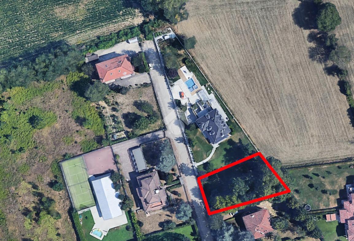 Terrain à Parma, Italy 1450m² No. 11371