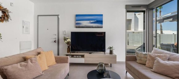 4 bedrooms Villa in Alicante, Spain No. 186555 3