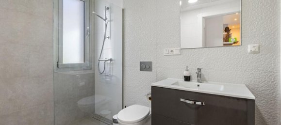 4 bedrooms Villa in Alicante, Spain No. 186555 9