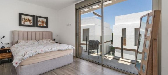 4 bedrooms Villa in Alicante, Spain No. 186555 10