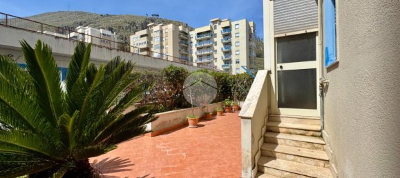 5 rooms Apartment in Palermo, Italy No. 40146 15