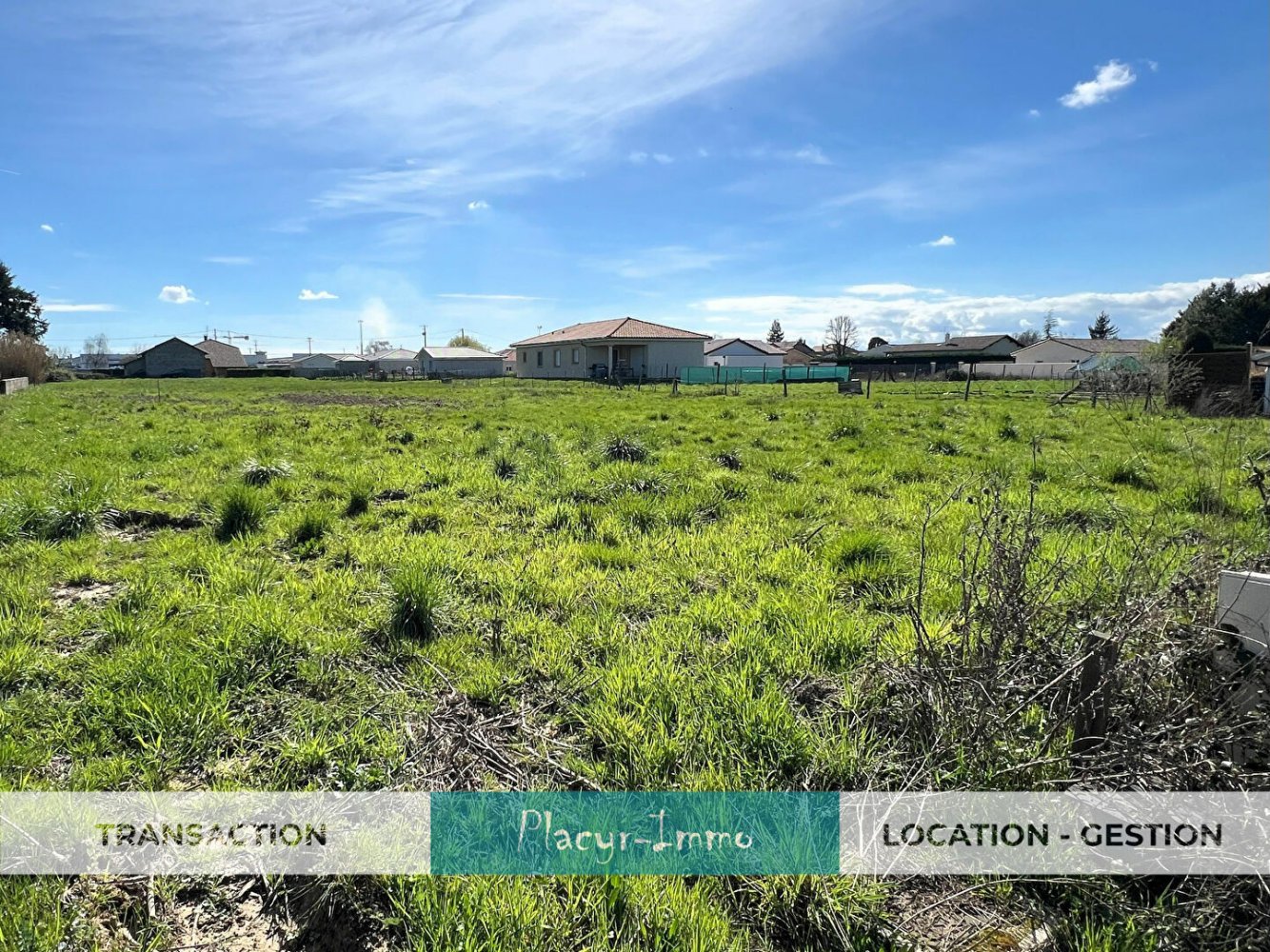 Terreno en Pont-de-Veyle, France No. 114119