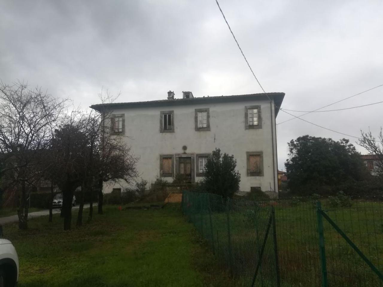 15 rooms Villa in Capannori, Italy No. 147605