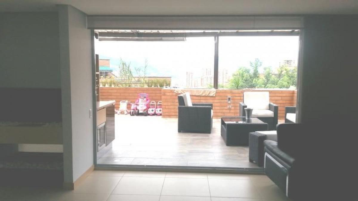 4 bedrooms House in Antioquia, Colombia No. 4048