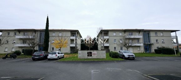 1 bedroom Apartment in Pineuilh, France No. 99611 8