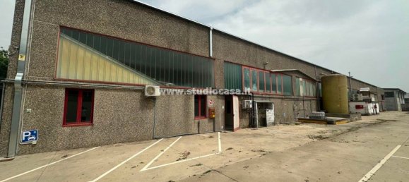 Склад 1600м² в Кремозано, Италия № 88375 4