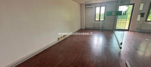 Склад 1600м² в Кремозано, Италия № 88375 12