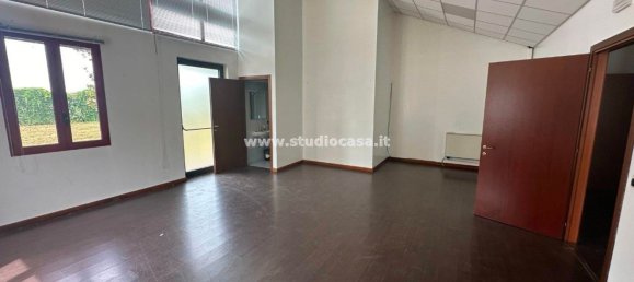 Склад 1600м² в Кремозано, Италия № 88375 15