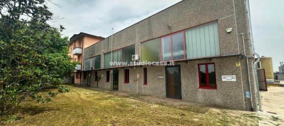 Склад 1600м² в Кремозано, Италия № 88375 2