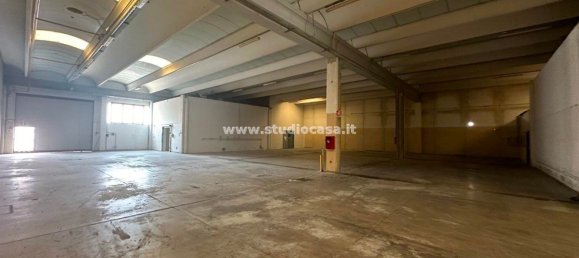 Склад 1600м² в Кремозано, Италия № 88375 18