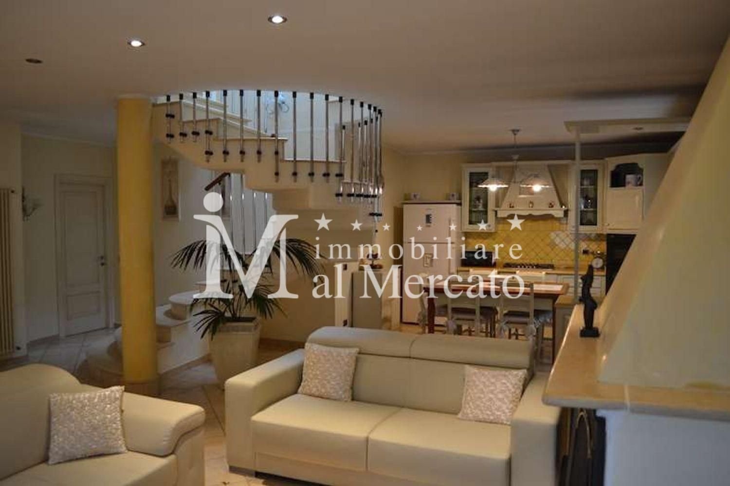 6 rooms Villa in Viareggio, Italy No. 39703