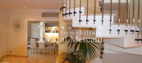 6 rooms Villa in Viareggio, Italy No. 39703 5