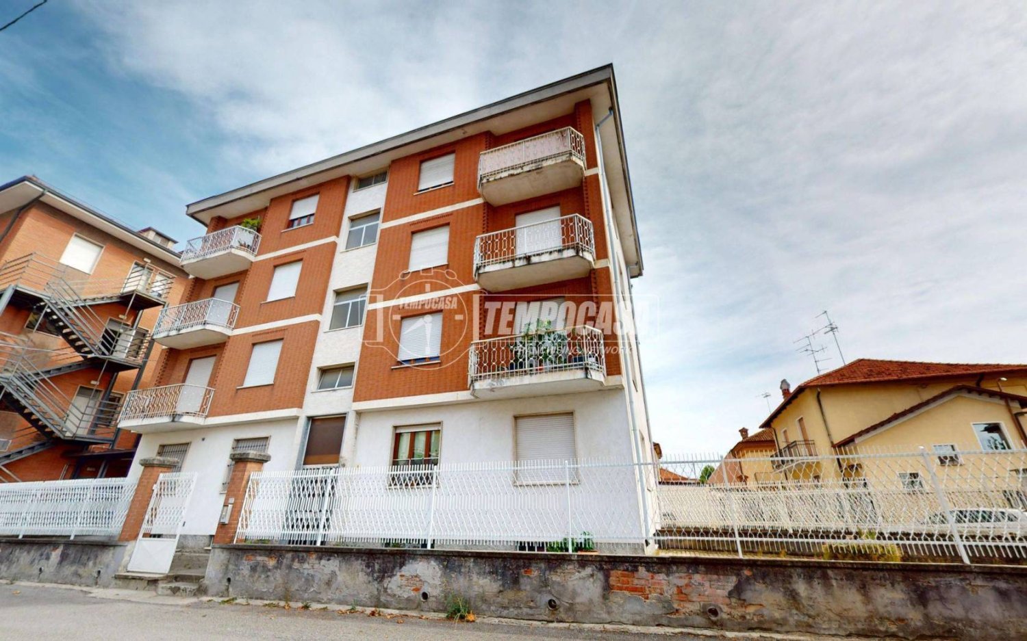 2 bedrooms Apartment in Bra, Italy No. 281849
