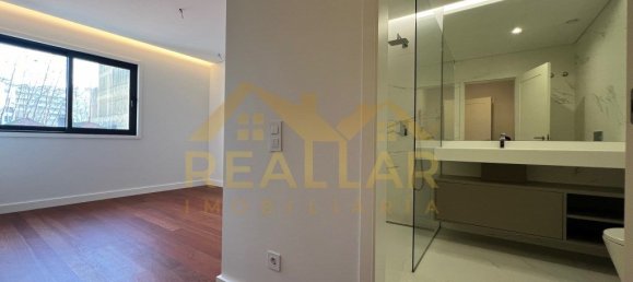 Квартира с 3 спальнями в Матозиньюш, Португалия № 161713 12