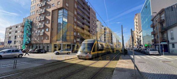 Квартира с 3 спальнями в Матозиньюш, Португалия № 161713 26