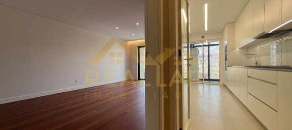 Квартира с 3 спальнями в Матозиньюш, Португалия № 161713 5