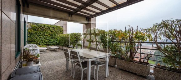 8 rooms Penthouse in Reggio Emilia, Italy No. 36747 49