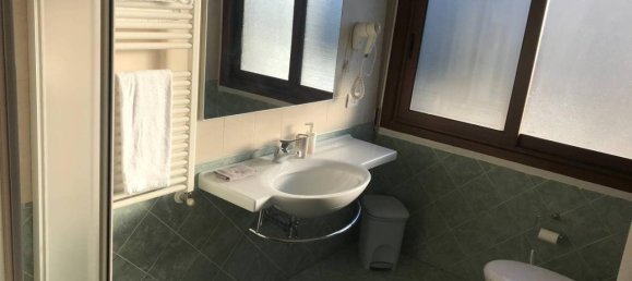 5 rooms House in Florence, Italy No. 40332 8