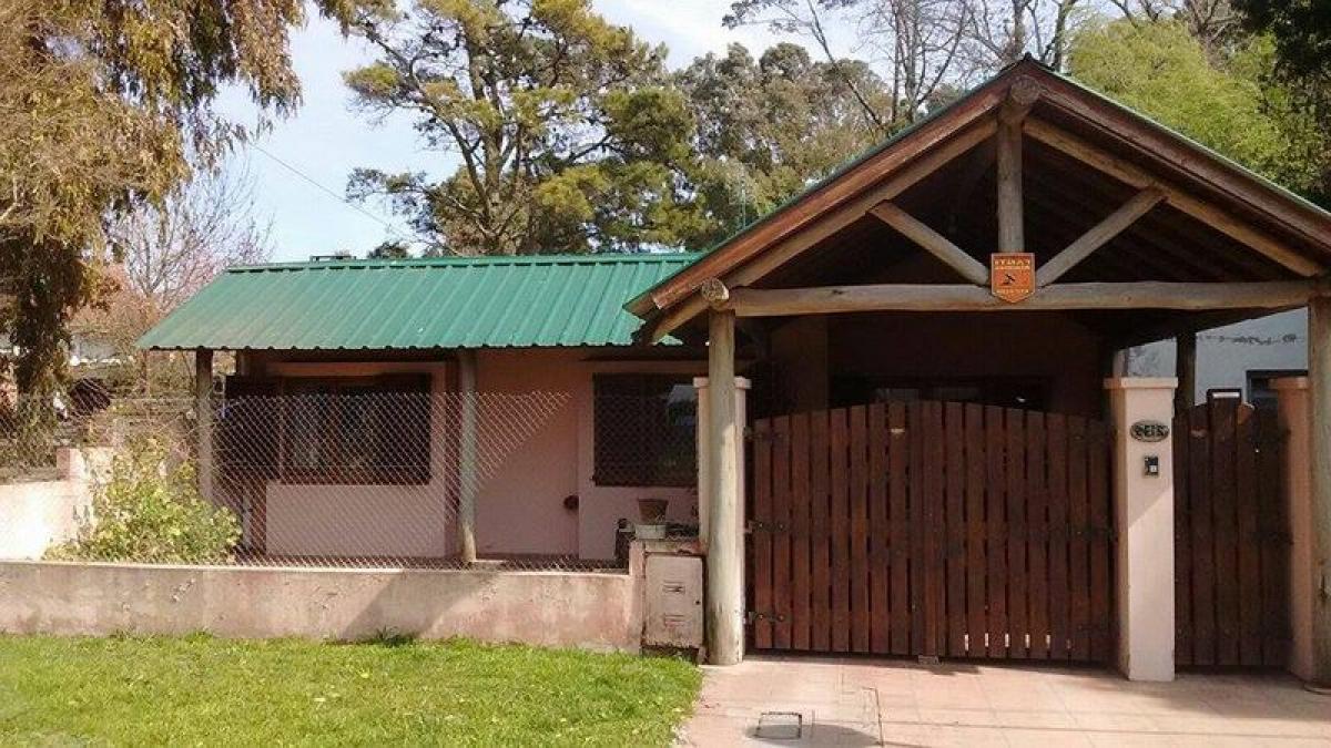 3 bedrooms House in Mar del Plata, Argentina No. 85362