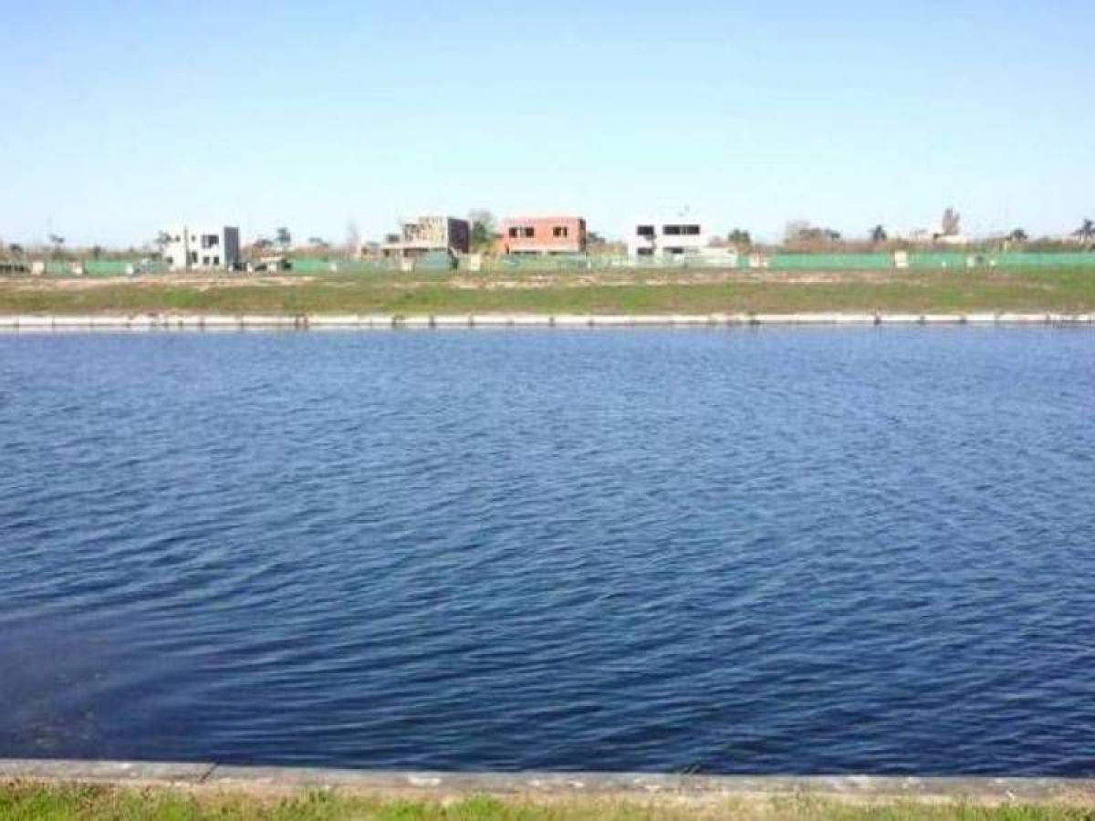  Land in Tigre, Argentina No. 42804