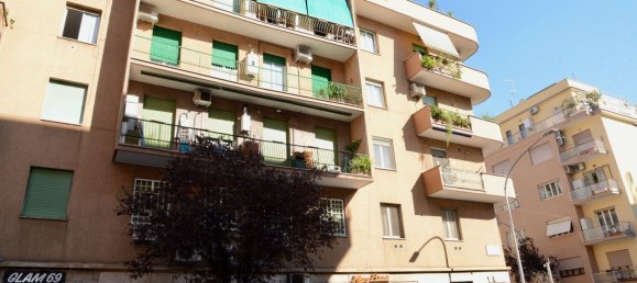 Квартира с 2 комнатами в Рим, Италия № 199728 10