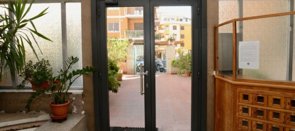 Квартира с 2 комнатами в Рим, Италия № 199728 3