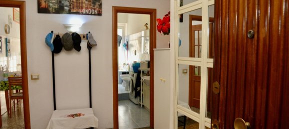 Квартира с 2 комнатами в Рим, Италия № 199728 11