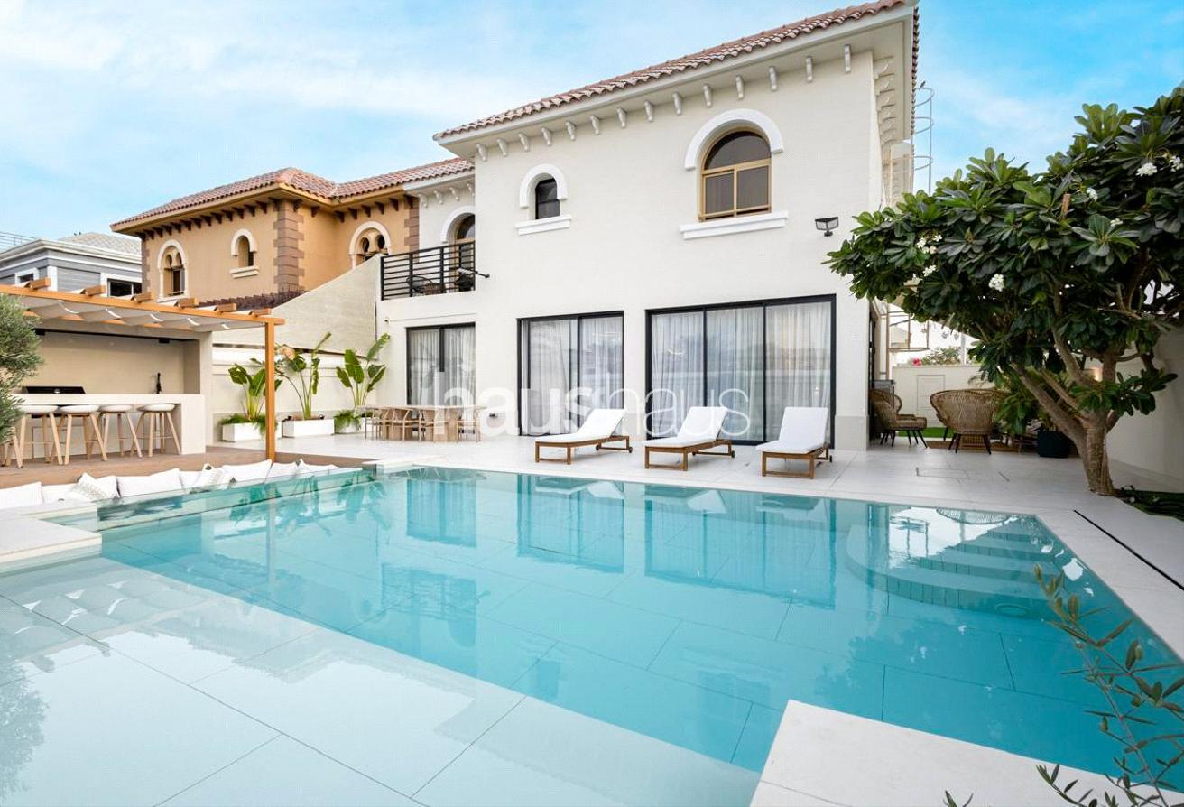 5 bedrooms Villa in Falcon City of Wonders, UAE No. 100402