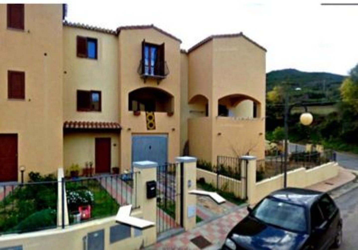 Дом с 6 спальнями в Лочери, Италия № 355175