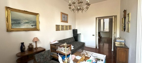 5 rooms Apartment in Rome, Italy No. 90171 17