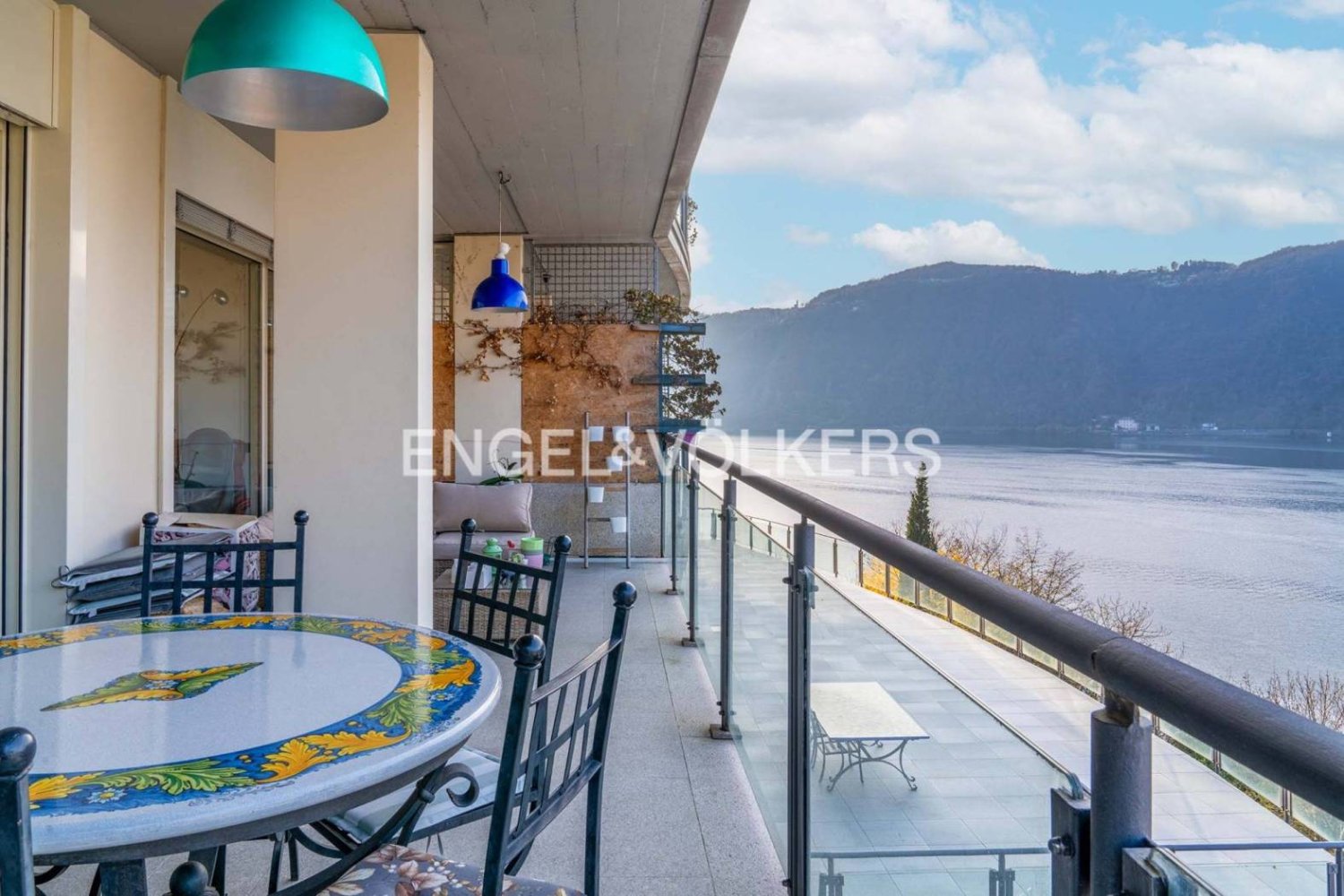 2 bedrooms Apartment in Campione d'Italia, Italy No. 68753